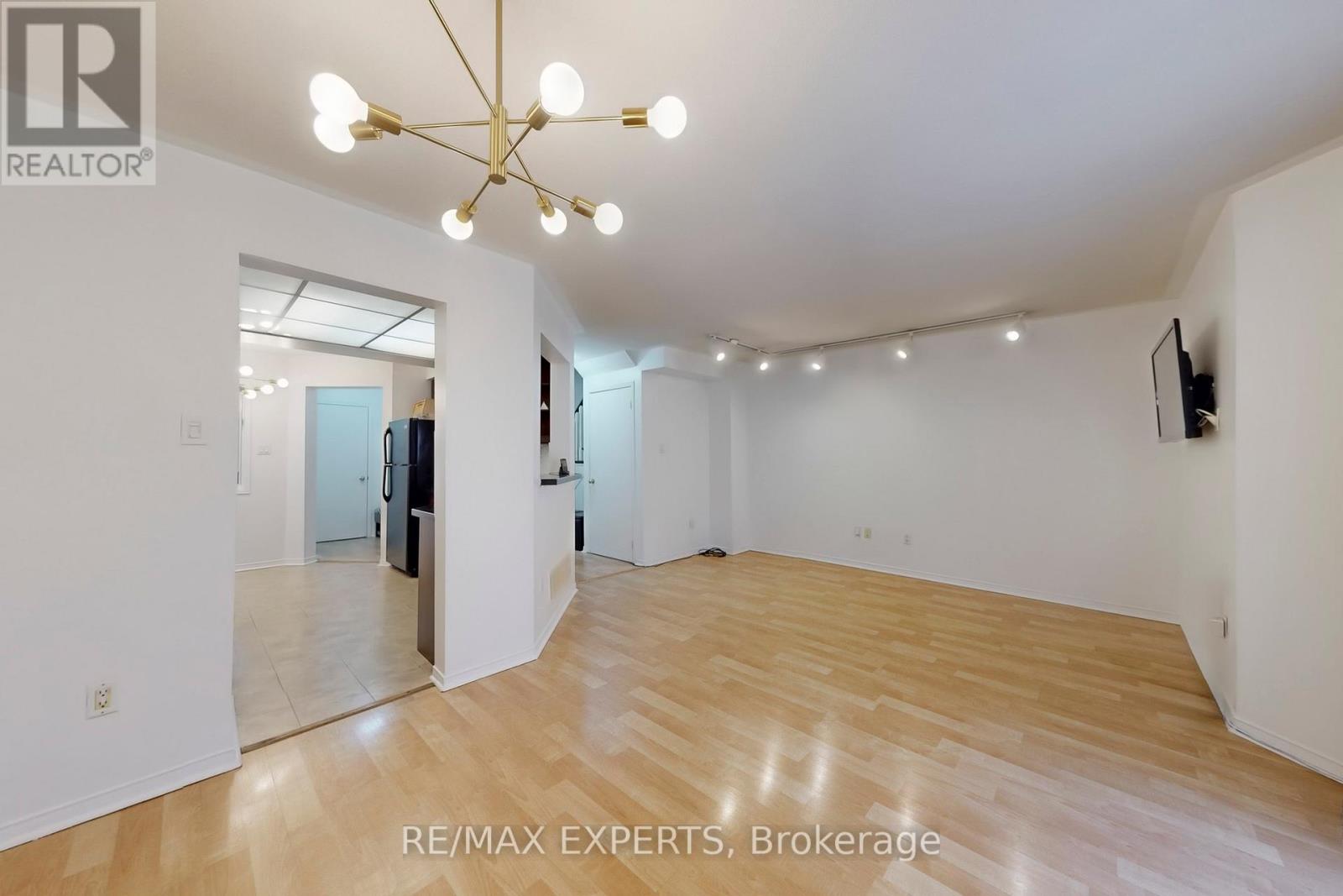 5631 Cortina Crescent, Mississauga, Ontario  L4Z 3R3 - Photo 9 - W12587842