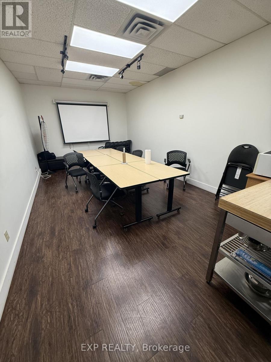 Suite 1 - 424 Catherine Street, Ottawa, Ontario  K1R 5T8 - Photo 13 - X12569198