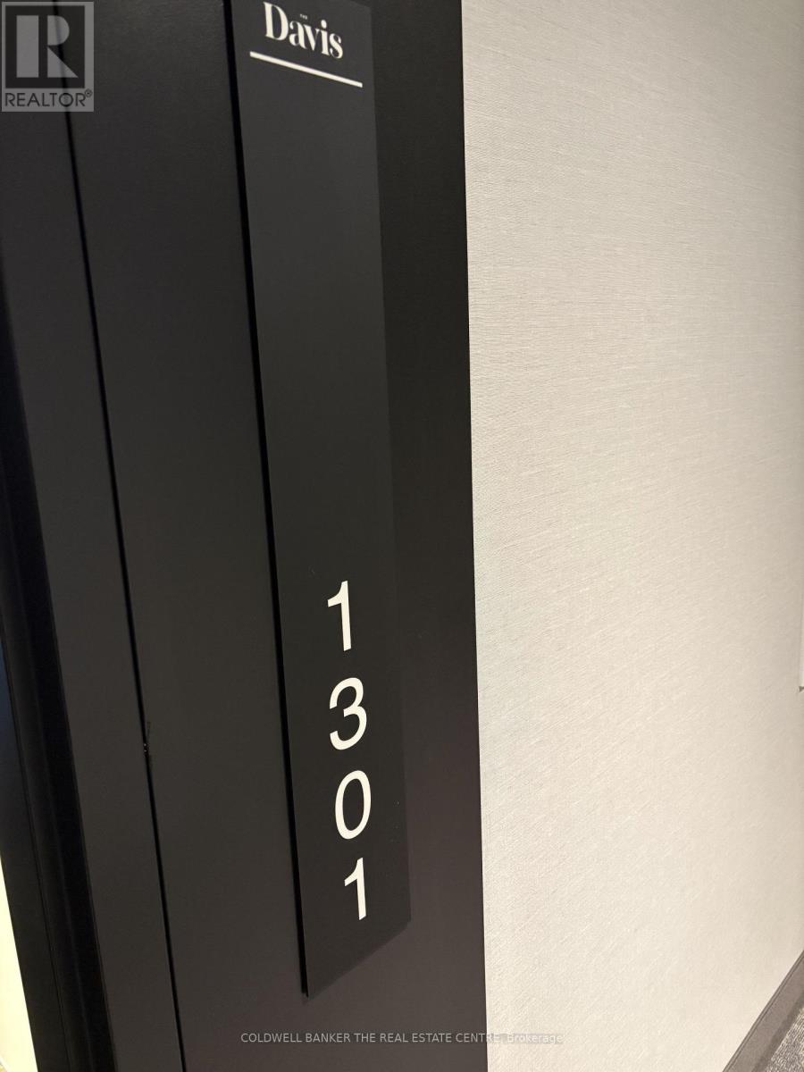 1301 - 185 Deerfield Road, Newmarket (Central Newmarket), Ontario  L3Y 0G7 - Photo 4 - N12596772