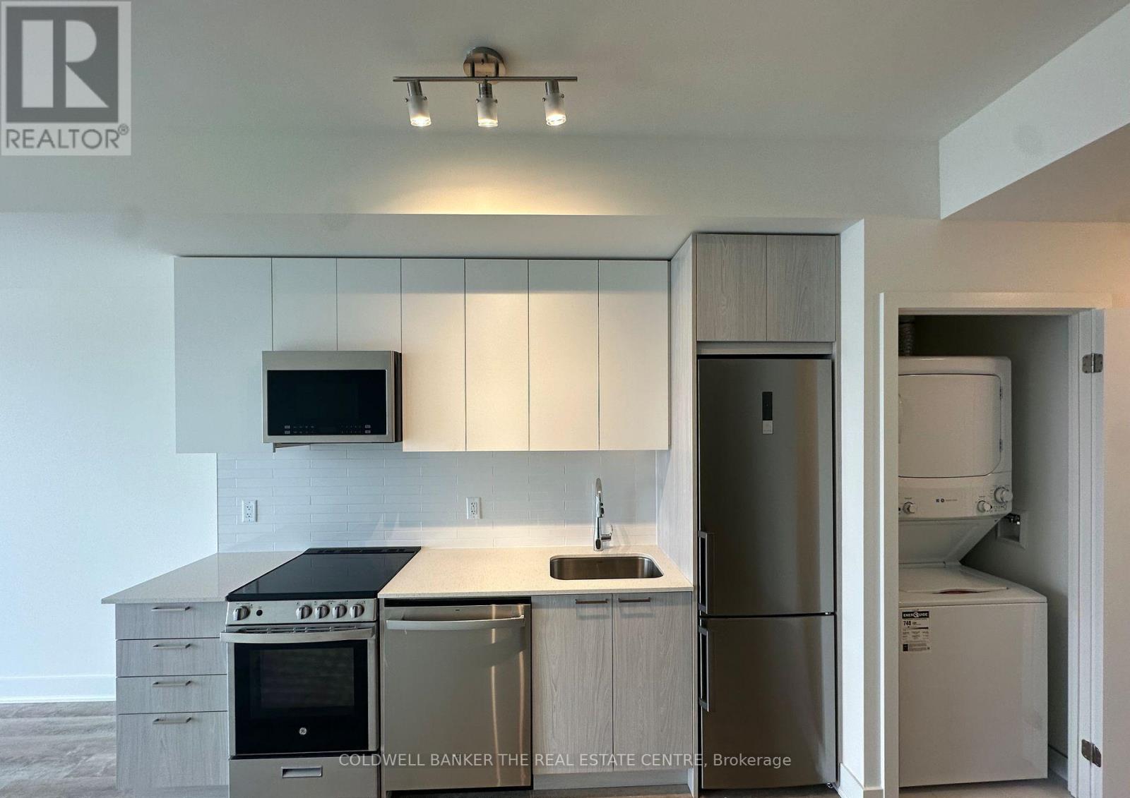 1301 - 185 Deerfield Road, Newmarket (Central Newmarket), Ontario  L3Y 0G7 - Photo 6 - N12596772