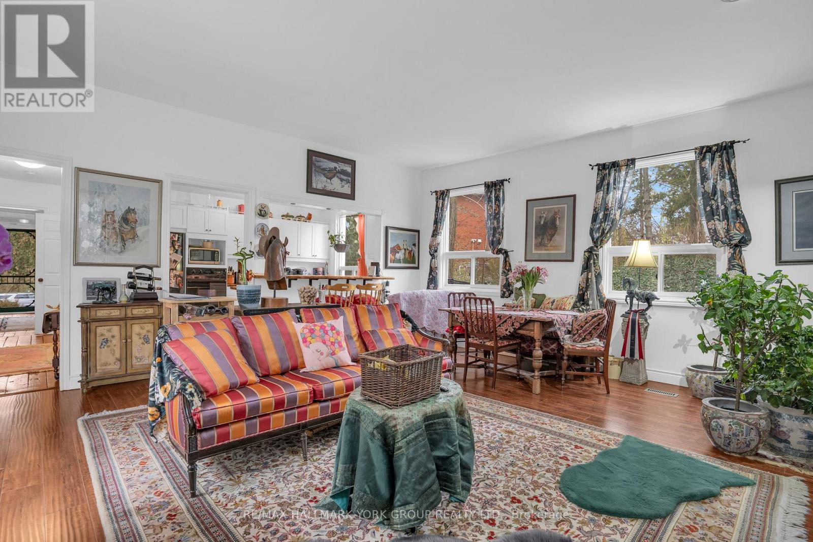 22 Marksbury Court, Aurora, Ontario  L4G 5G6 - Photo 10 - N12596808