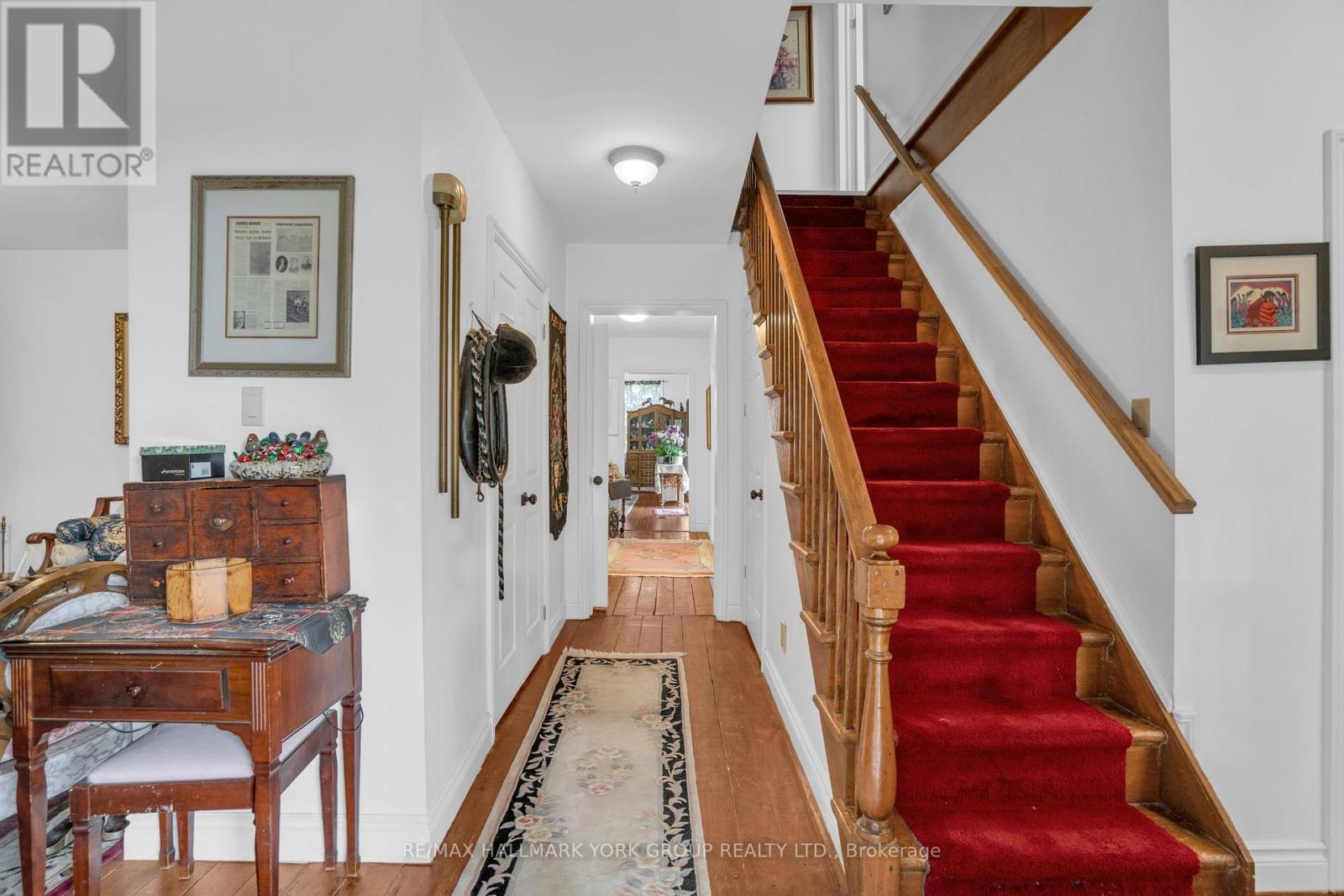 22 Marksbury Court, Aurora, Ontario  L4G 5G6 - Photo 4 - N12596808