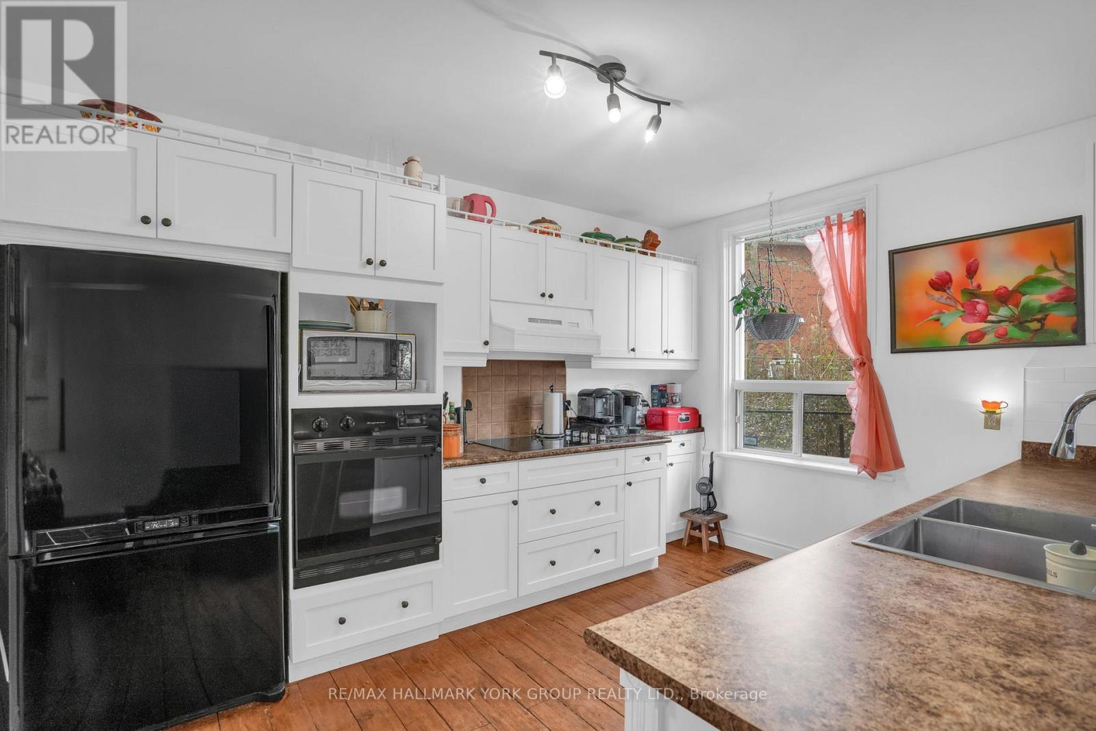 22 Marksbury Court, Aurora, Ontario  L4G 5G6 - Photo 7 - N12596808