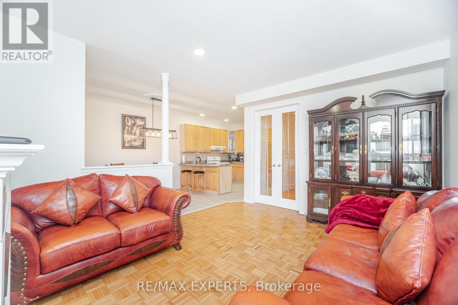 29 Kayla Crescent, Vaughan (Maple), Ontario  L6A 3P6 - Photo 11 - N12596812