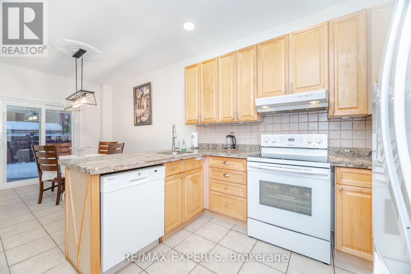 29 Kayla Crescent, Vaughan (Maple), Ontario  L6A 3P6 - Photo 17 - N12596812