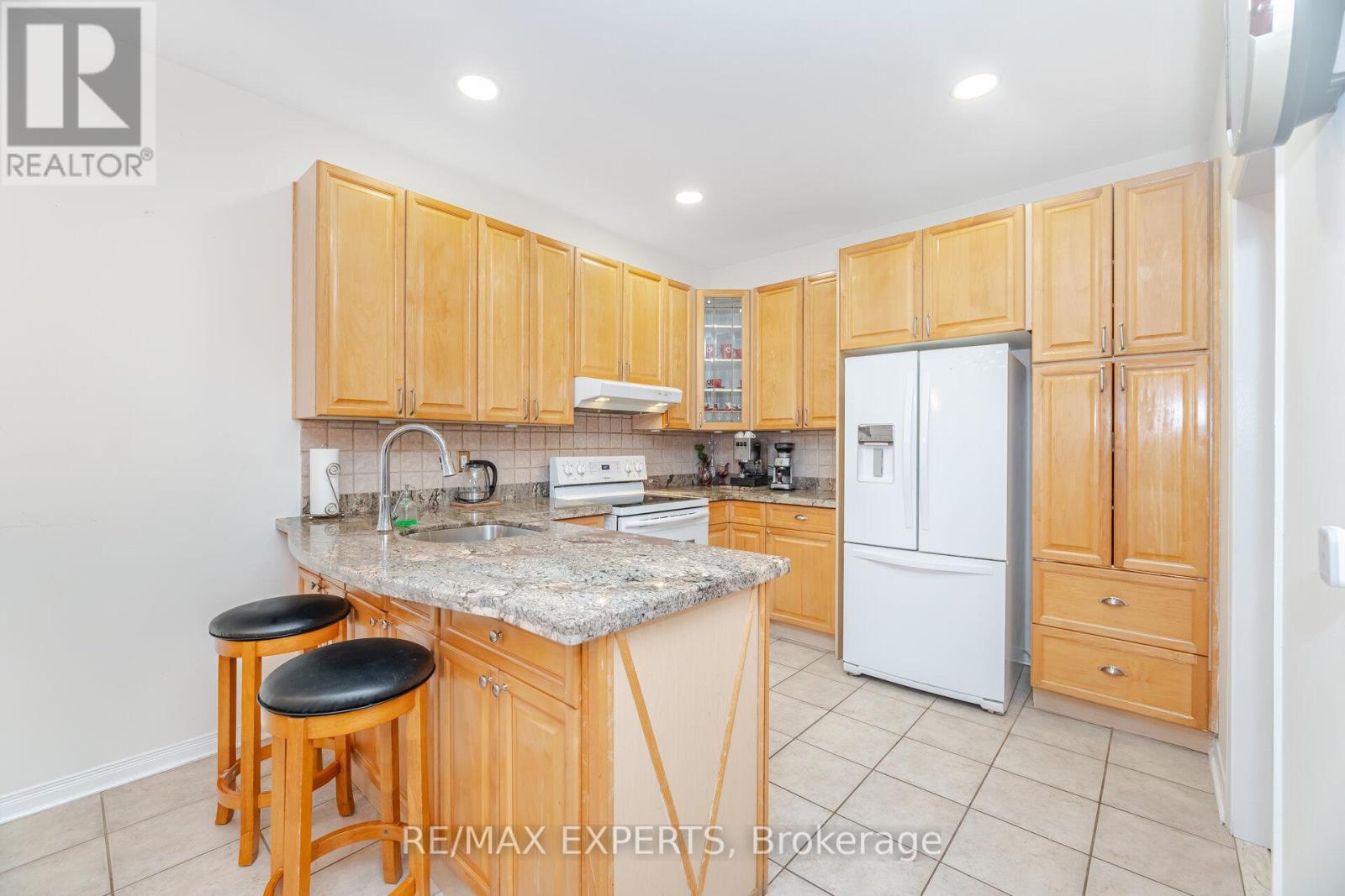 29 Kayla Crescent, Vaughan (Maple), Ontario  L6A 3P6 - Photo 19 - N12596812