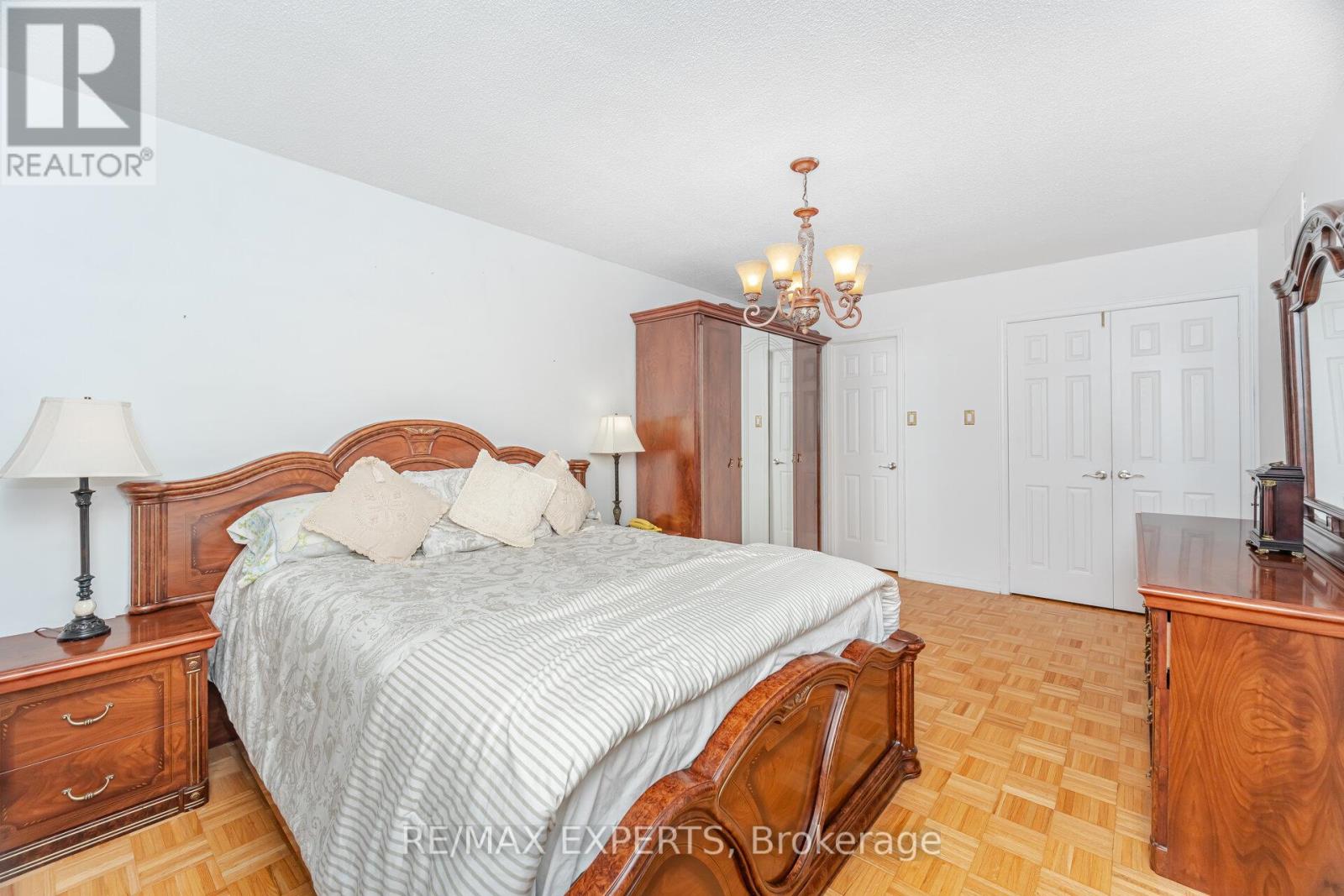 29 Kayla Crescent, Vaughan (Maple), Ontario  L6A 3P6 - Photo 25 - N12596812