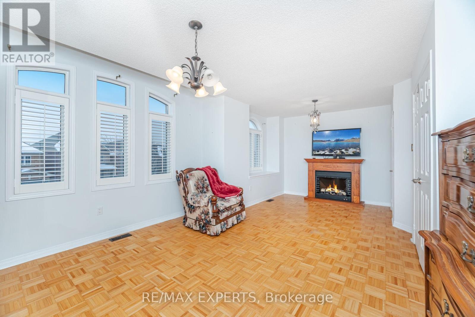 29 Kayla Crescent, Vaughan (Maple), Ontario  L6A 3P6 - Photo 30 - N12596812