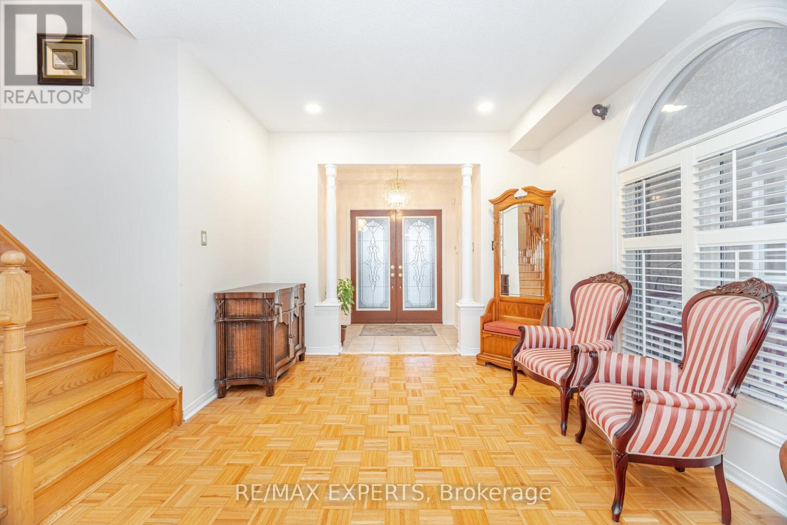 29 Kayla Crescent, Vaughan (Maple), Ontario  L6A 3P6 - Photo 7 - N12596812