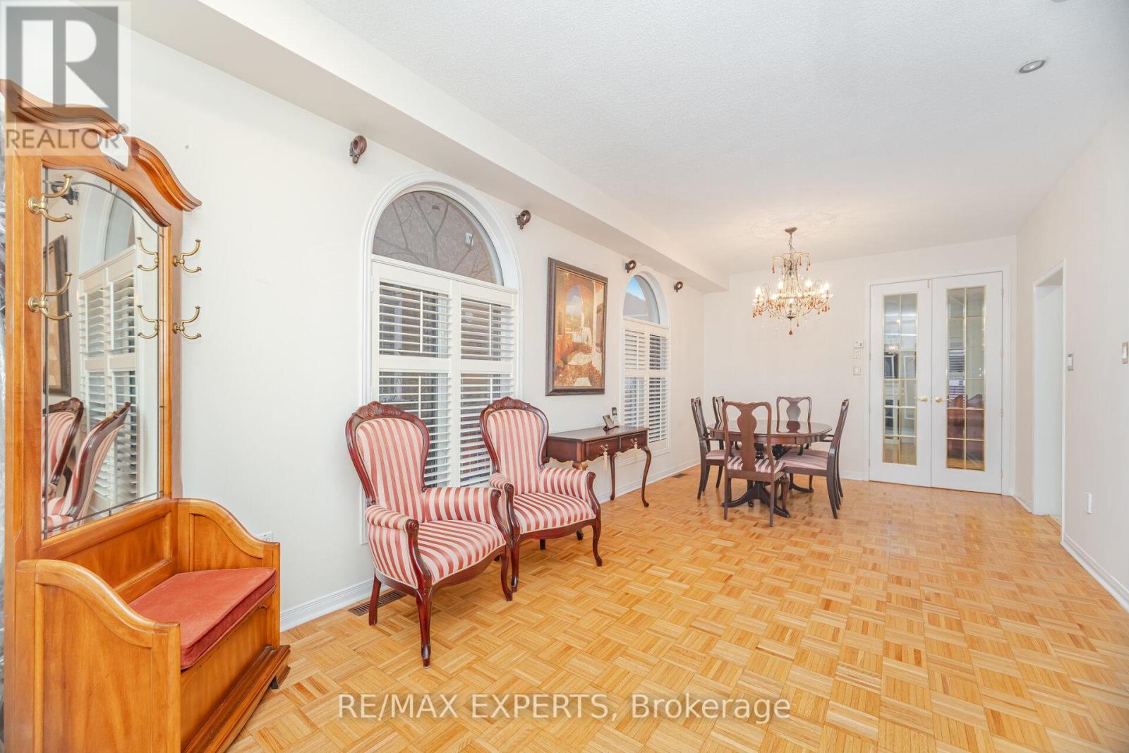 29 Kayla Crescent, Vaughan (Maple), Ontario  L6A 3P6 - Photo 8 - N12596812