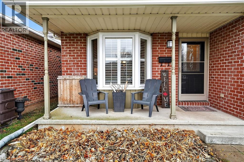 90 Sandra Crescent, Grimsby, Ontario  L3M 4Y7 - Photo 3 - 40789576