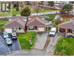 90 SANDRA Crescent, Grimsby, Ontario