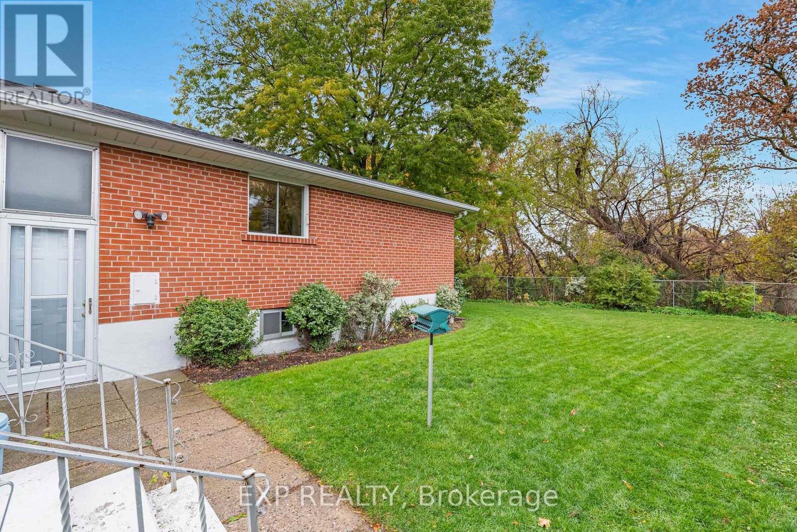 28 Aviemore Drive, Toronto, Ontario M9L 2L5 - Photo 37 - W12596750