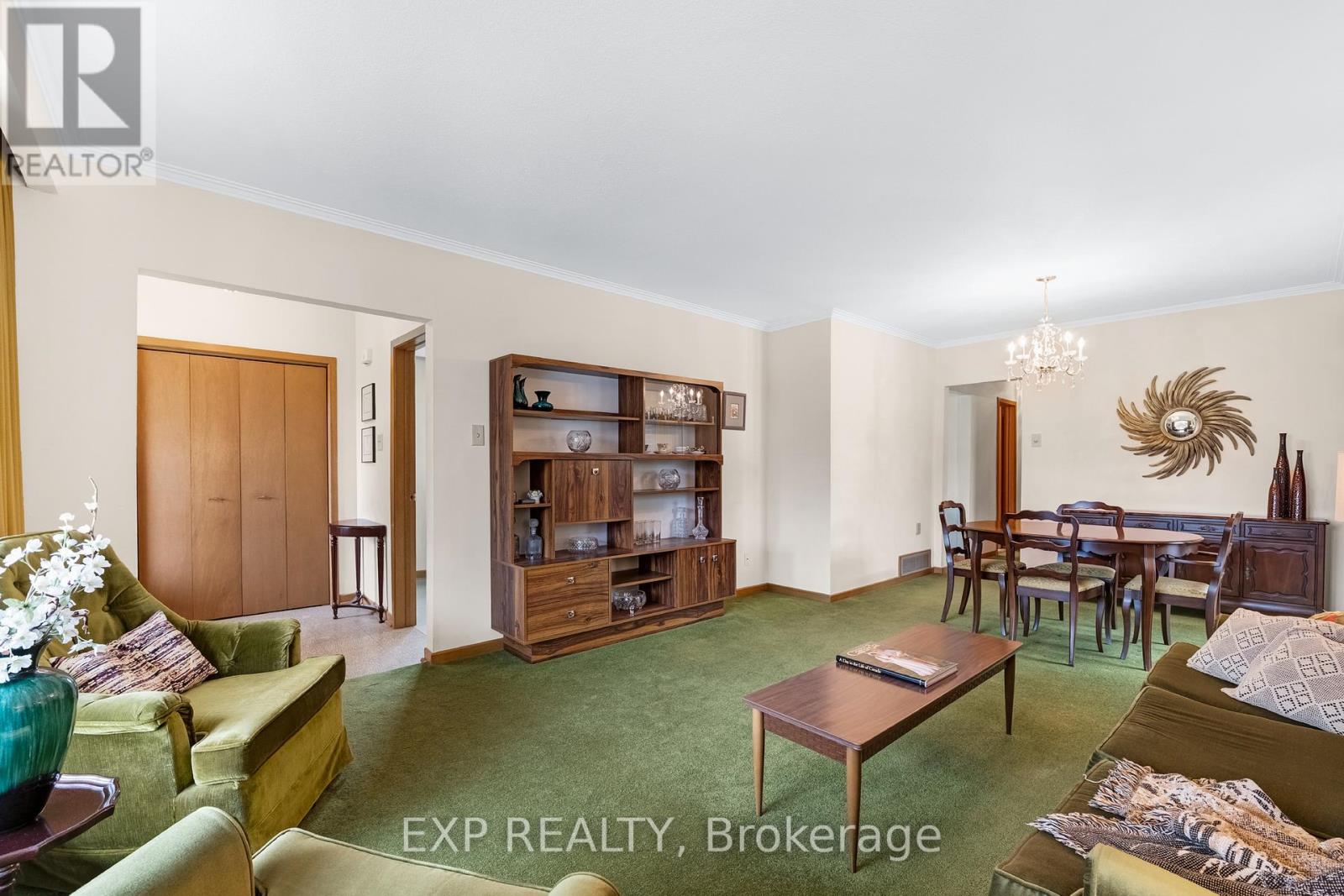 28 Aviemore Drive, Toronto, Ontario M9L 2L5 - Photo 5 - W12596750