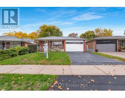 28 Aviemore Drive, Toronto (Humber Summit), Ca