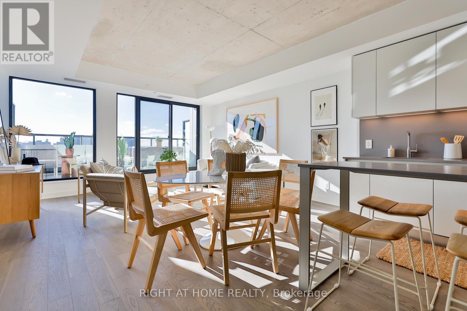 604 - 2720 Dundas Street W, Toronto, Ontario  M6P 0C3 - Photo 10 - W12596762