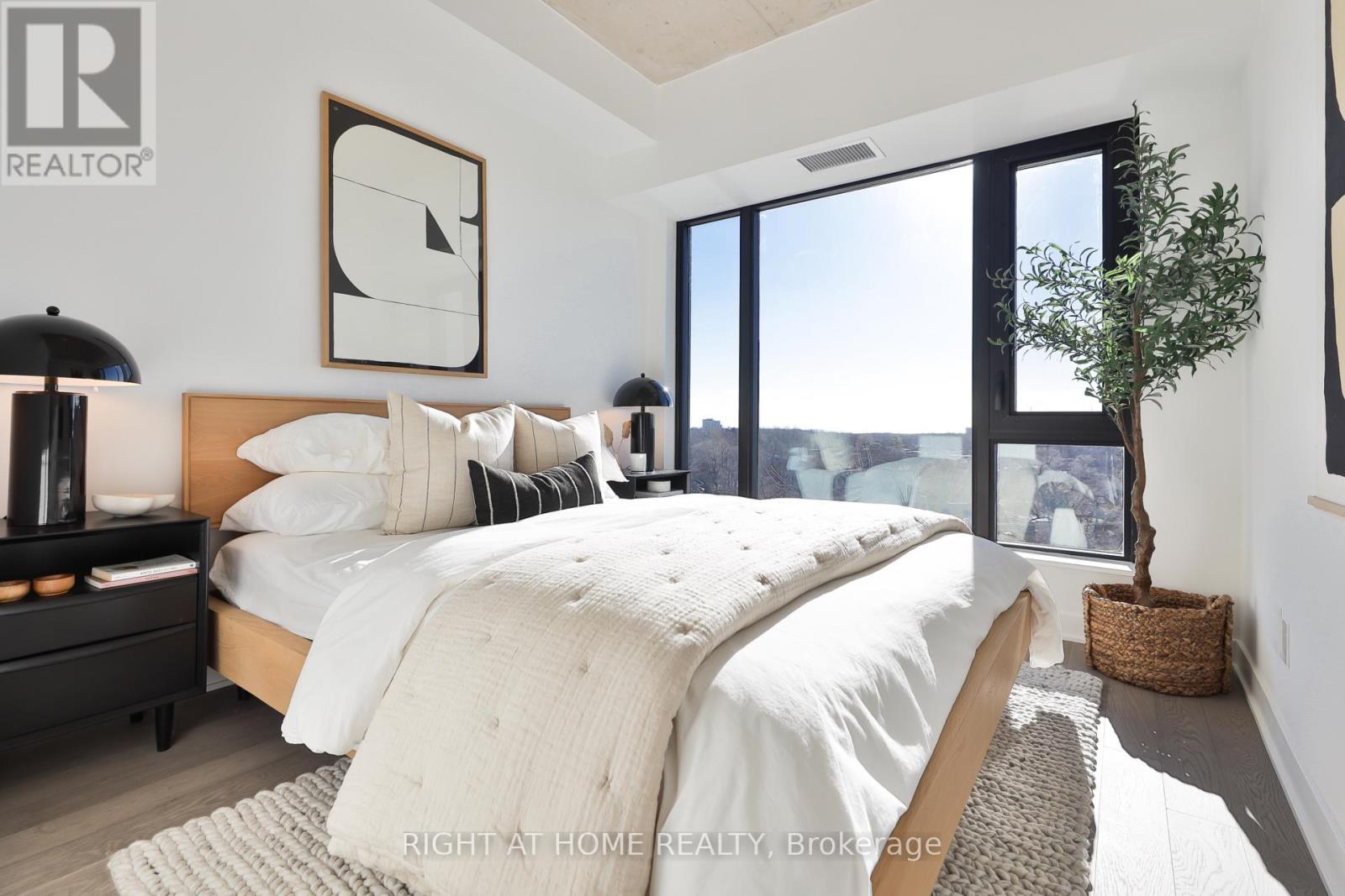 604 - 2720 Dundas Street W, Toronto, Ontario  M6P 0C3 - Photo 16 - W12596762