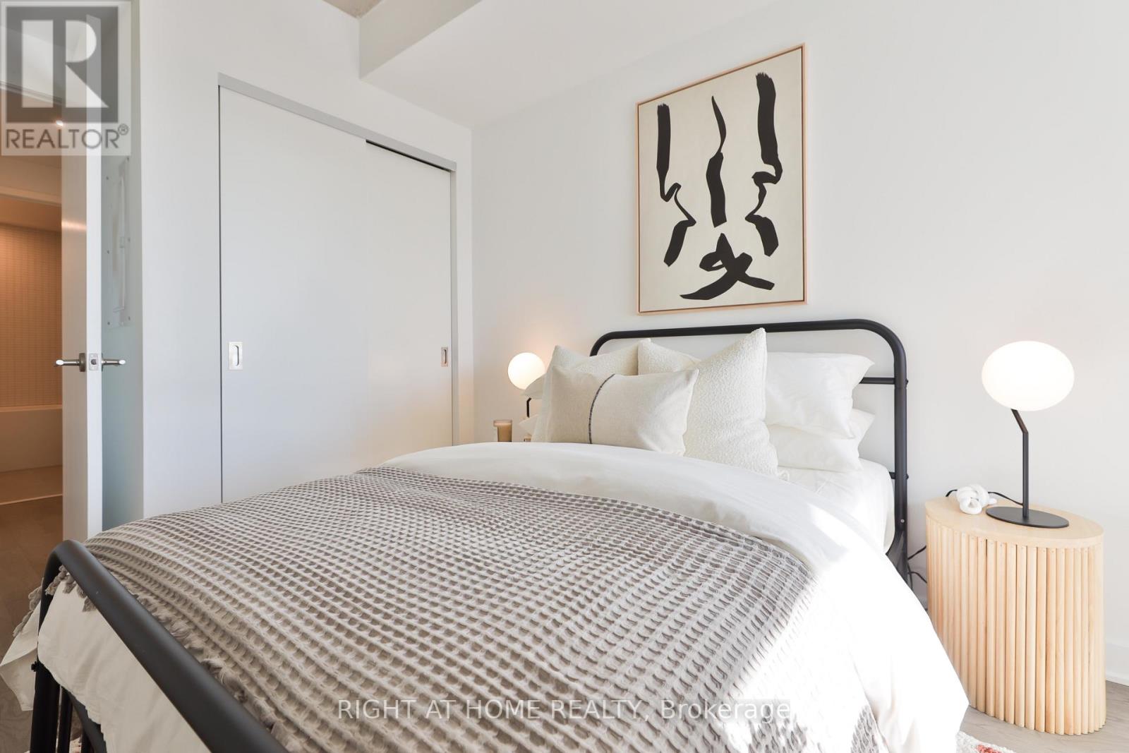 604 - 2720 Dundas Street W, Toronto, Ontario  M6P 0C3 - Photo 21 - W12596762