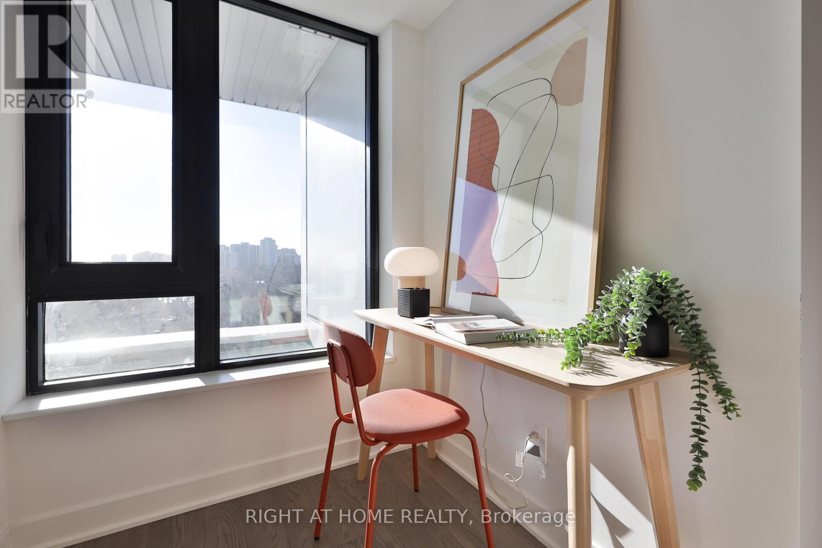 604 - 2720 Dundas Street W, Toronto, Ontario  M6P 0C3 - Photo 22 - W12596762