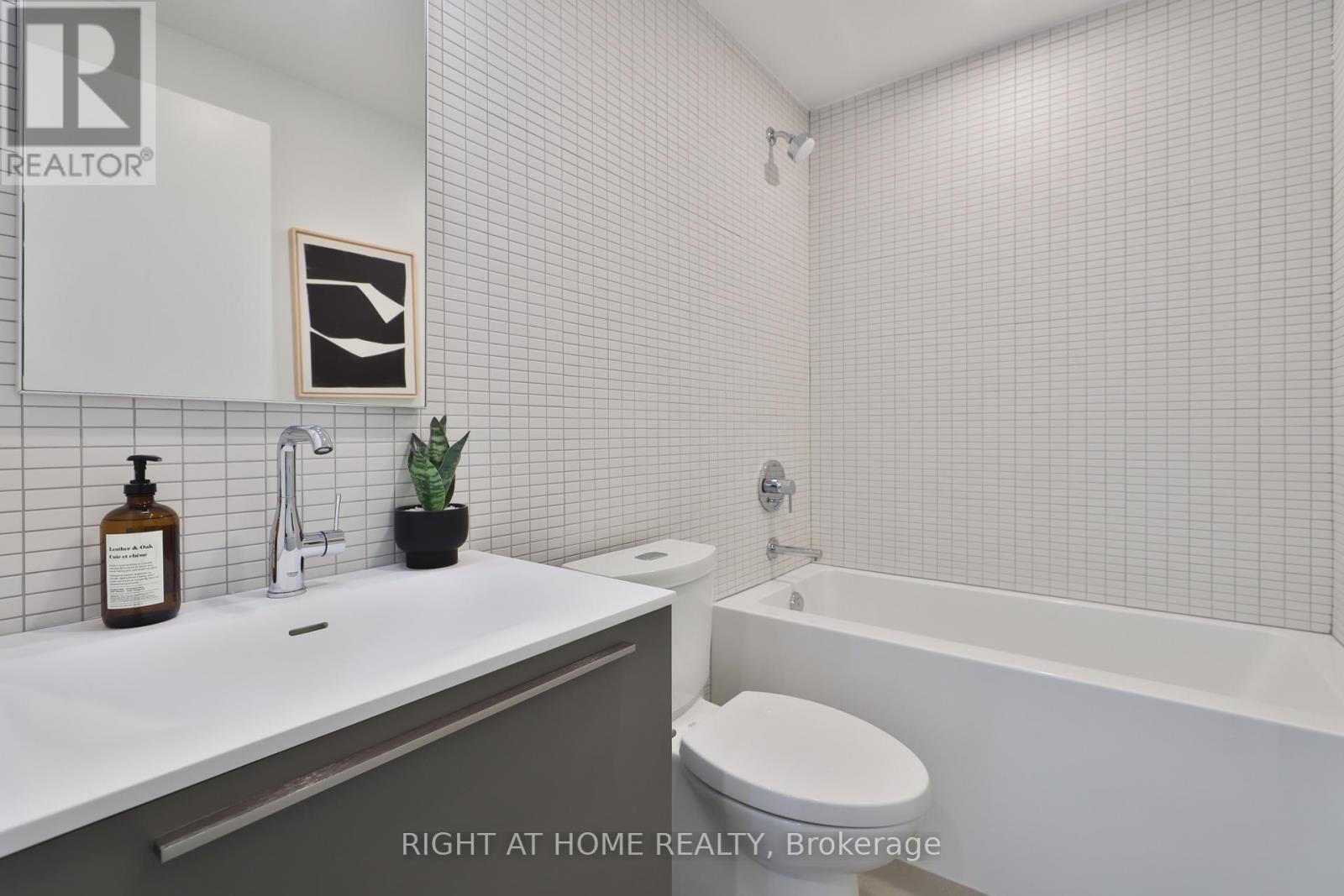 604 - 2720 Dundas Street W, Toronto, Ontario  M6P 0C3 - Photo 23 - W12596762