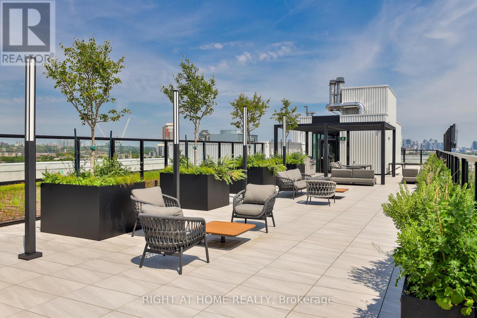 604 - 2720 Dundas Street W, Toronto, Ontario  M6P 0C3 - Photo 26 - W12596762