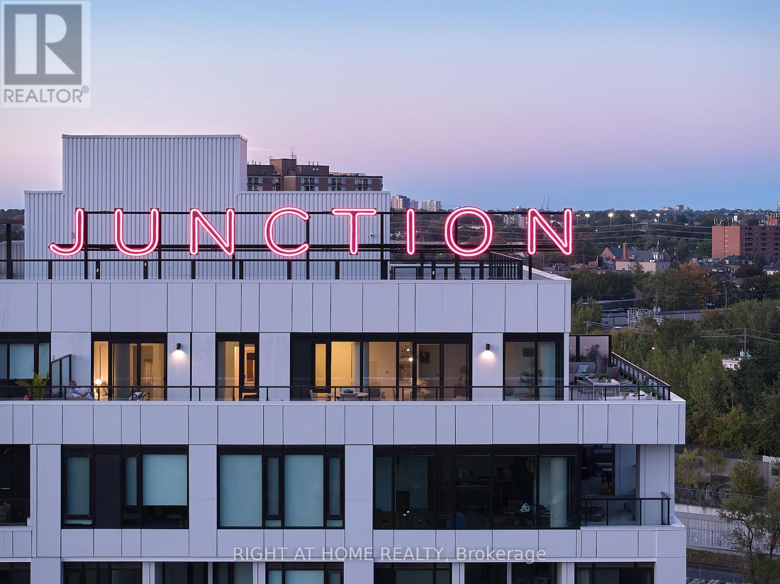 604 - 2720 Dundas Street W, Toronto, Ontario  M6P 0C3 - Photo 32 - W12596762