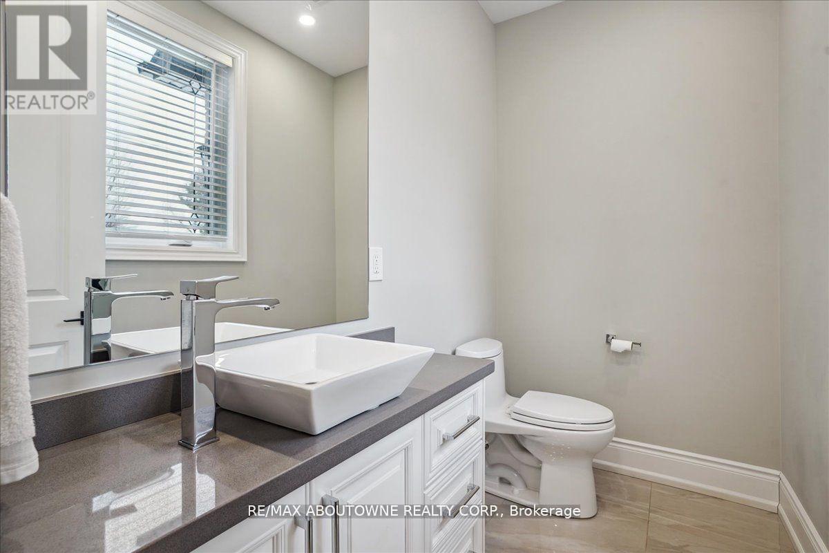 332 Shoreview Road, Burlington, Ontario  L7T 2N5 - Photo 10 - W12596780