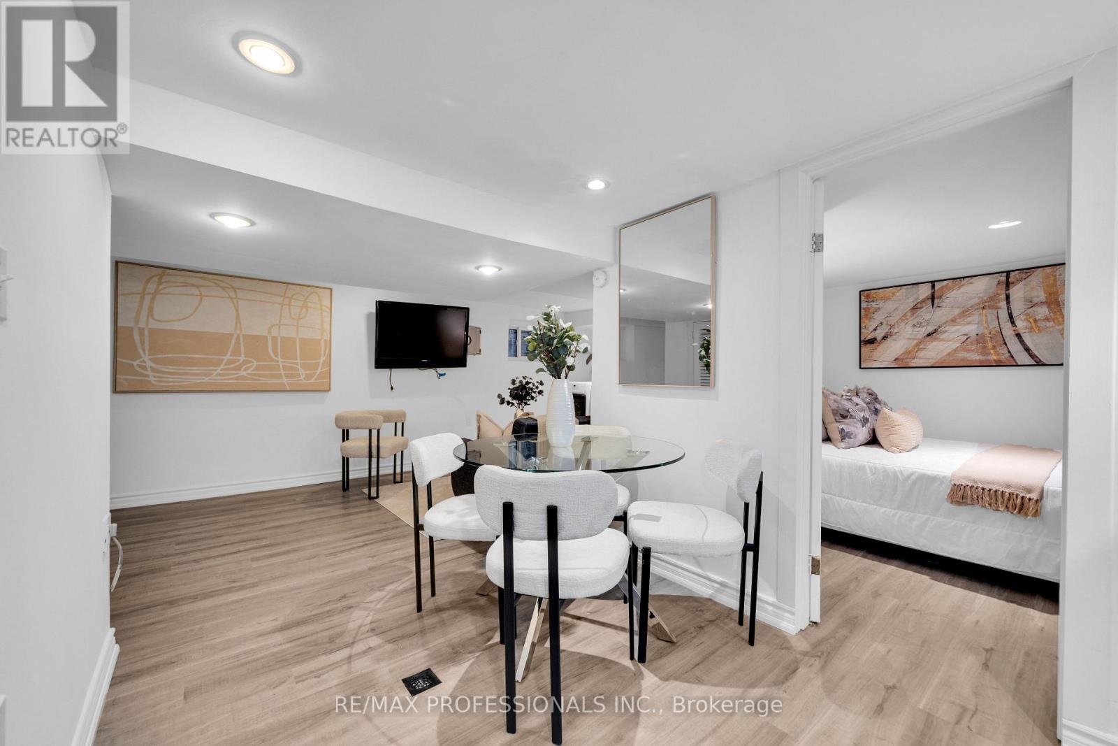 Lower - 176 Sixth Street, Toronto, Ontario  M8V 3A5 - Photo 9 - W12596788