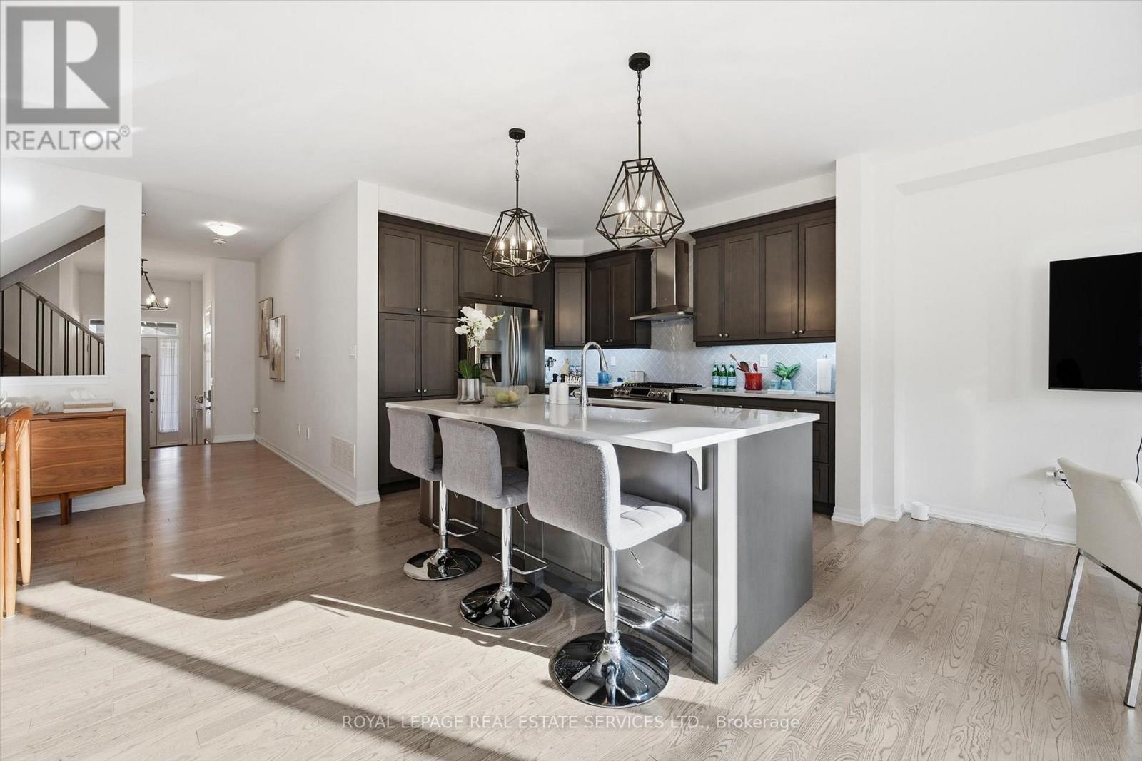 3300 Jacob Way, Oakville, Ontario  L6M 5J9 - Photo 10 - W12596800