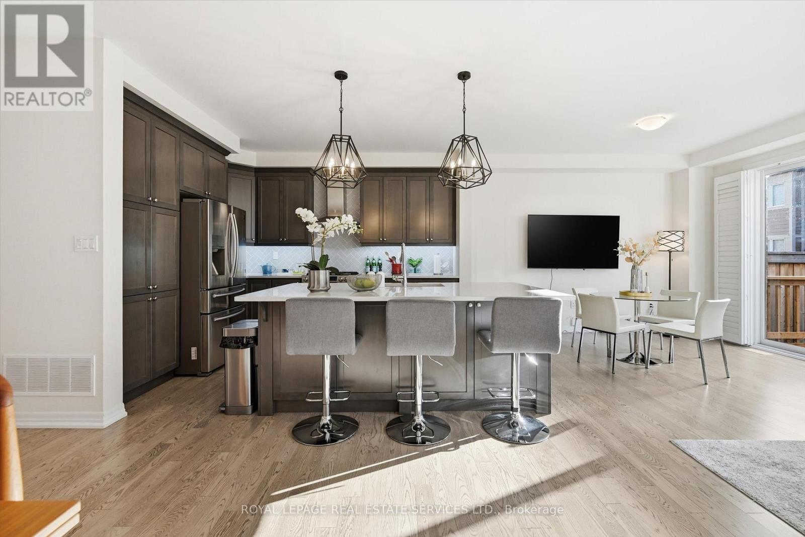 3300 Jacob Way, Oakville, Ontario  L6M 5J9 - Photo 9 - W12596800