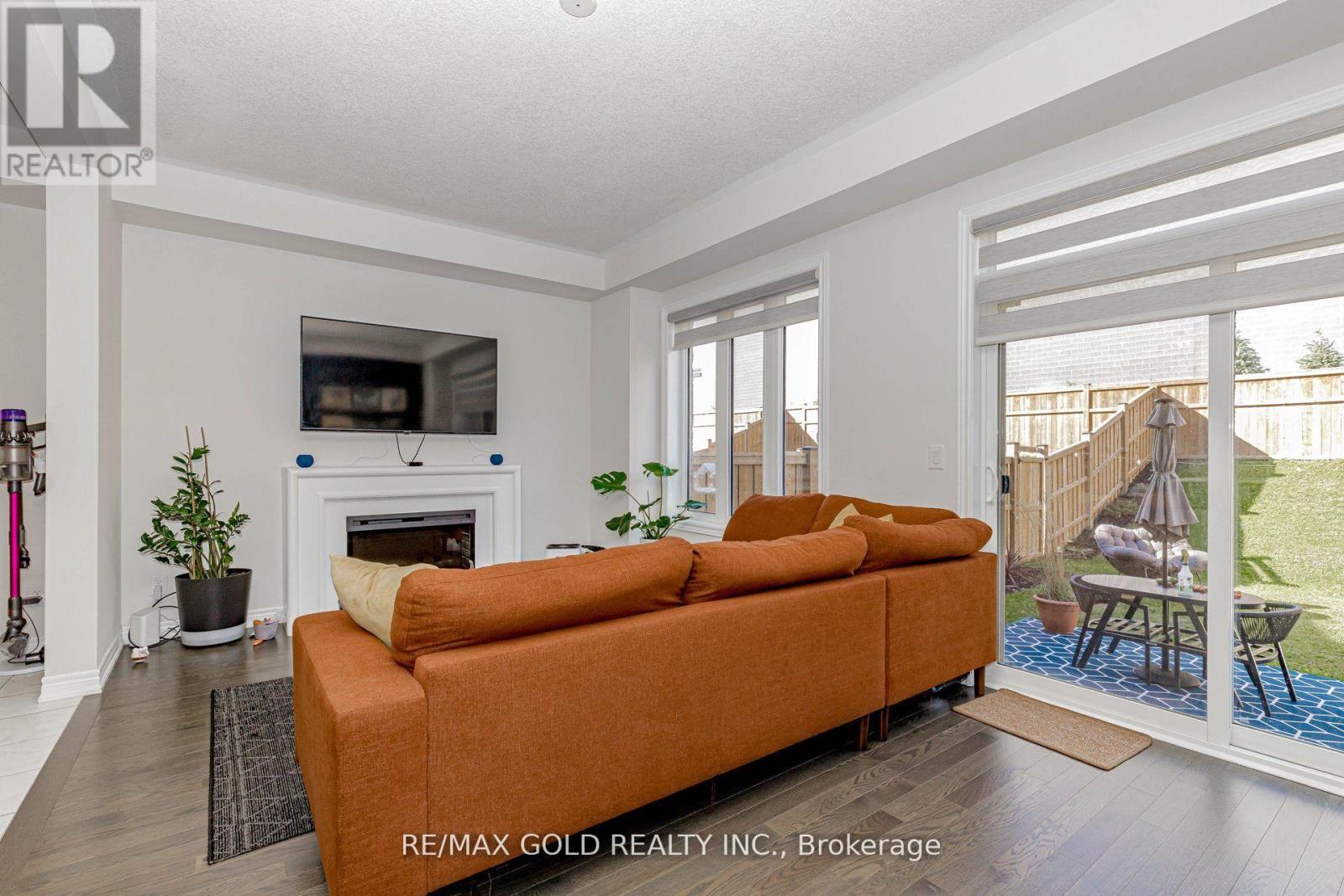 46 Reistwood Drive, Kitchener, Ontario  N2R 0N8 - Photo 15 - X12596794