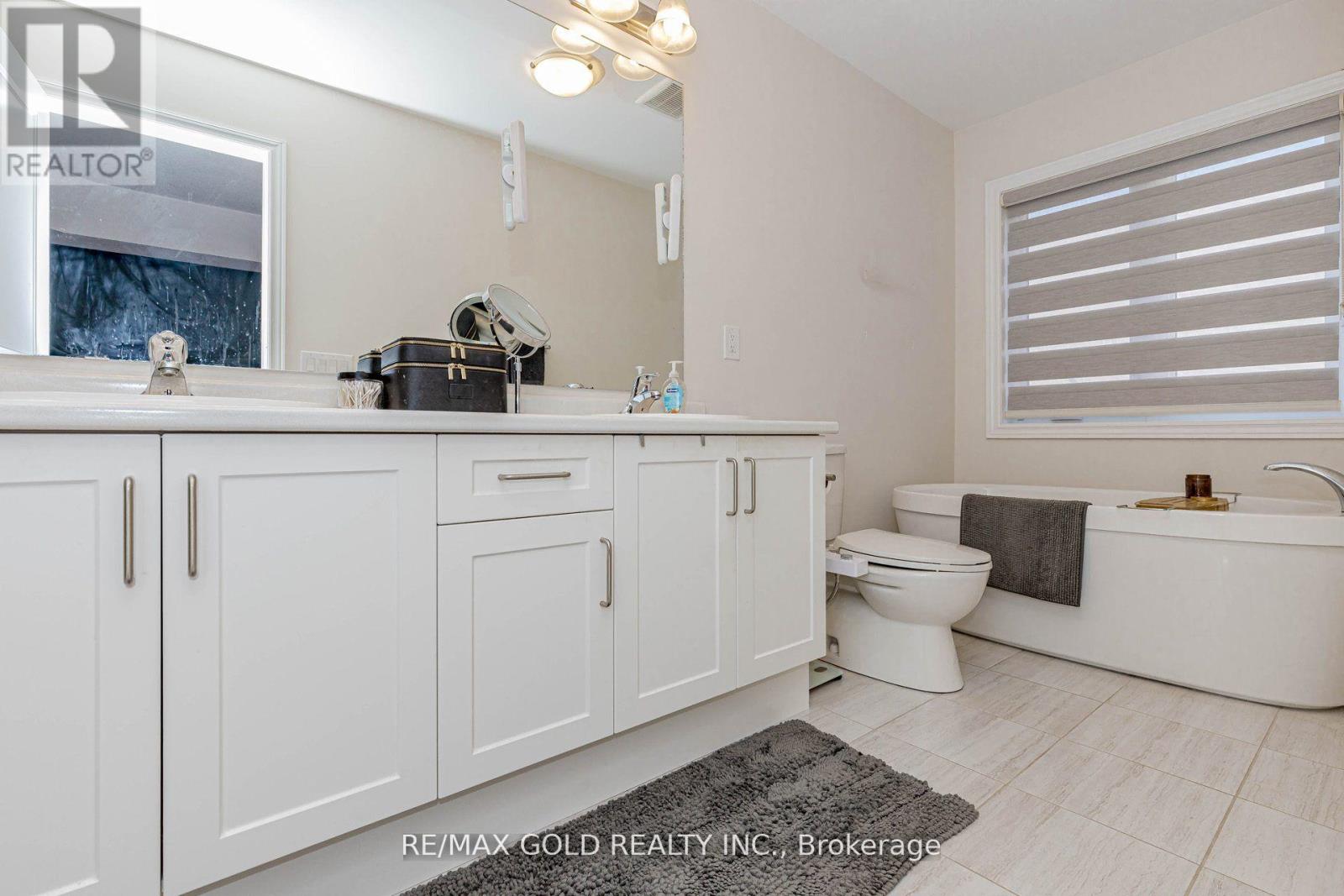 46 Reistwood Drive, Kitchener, Ontario  N2R 0N8 - Photo 23 - X12596794