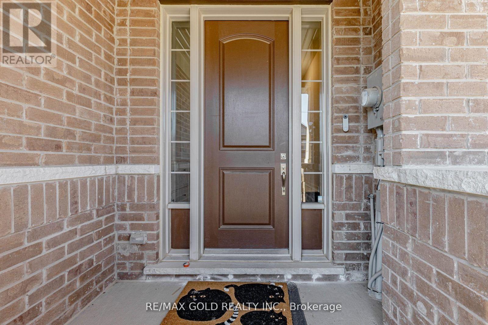 46 Reistwood Drive, Kitchener, Ontario  N2R 0N8 - Photo 3 - X12596794