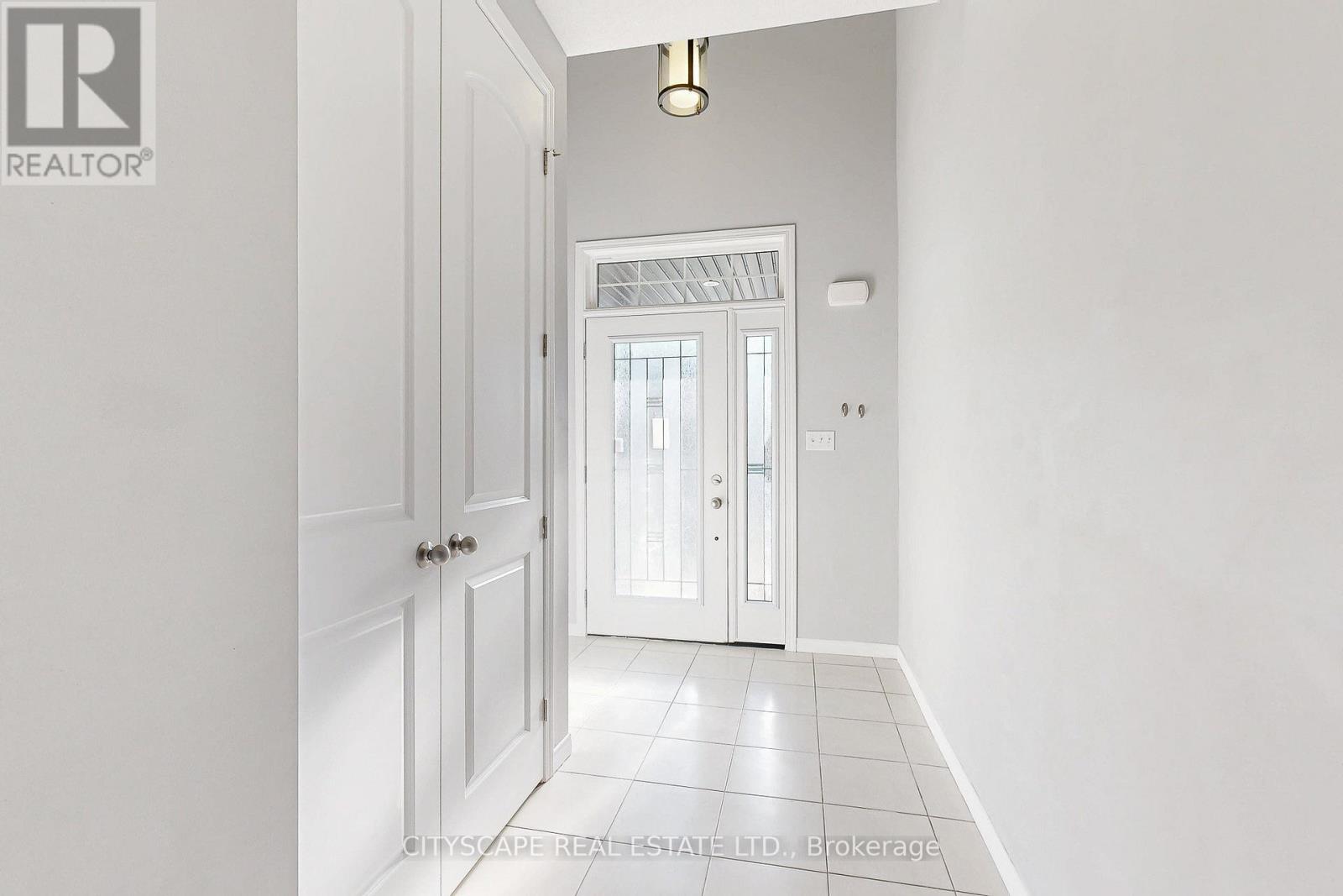 274 Buttonbush Street, Waterloo, Ontario  N2V 0B4 - Photo 4 - X12596832