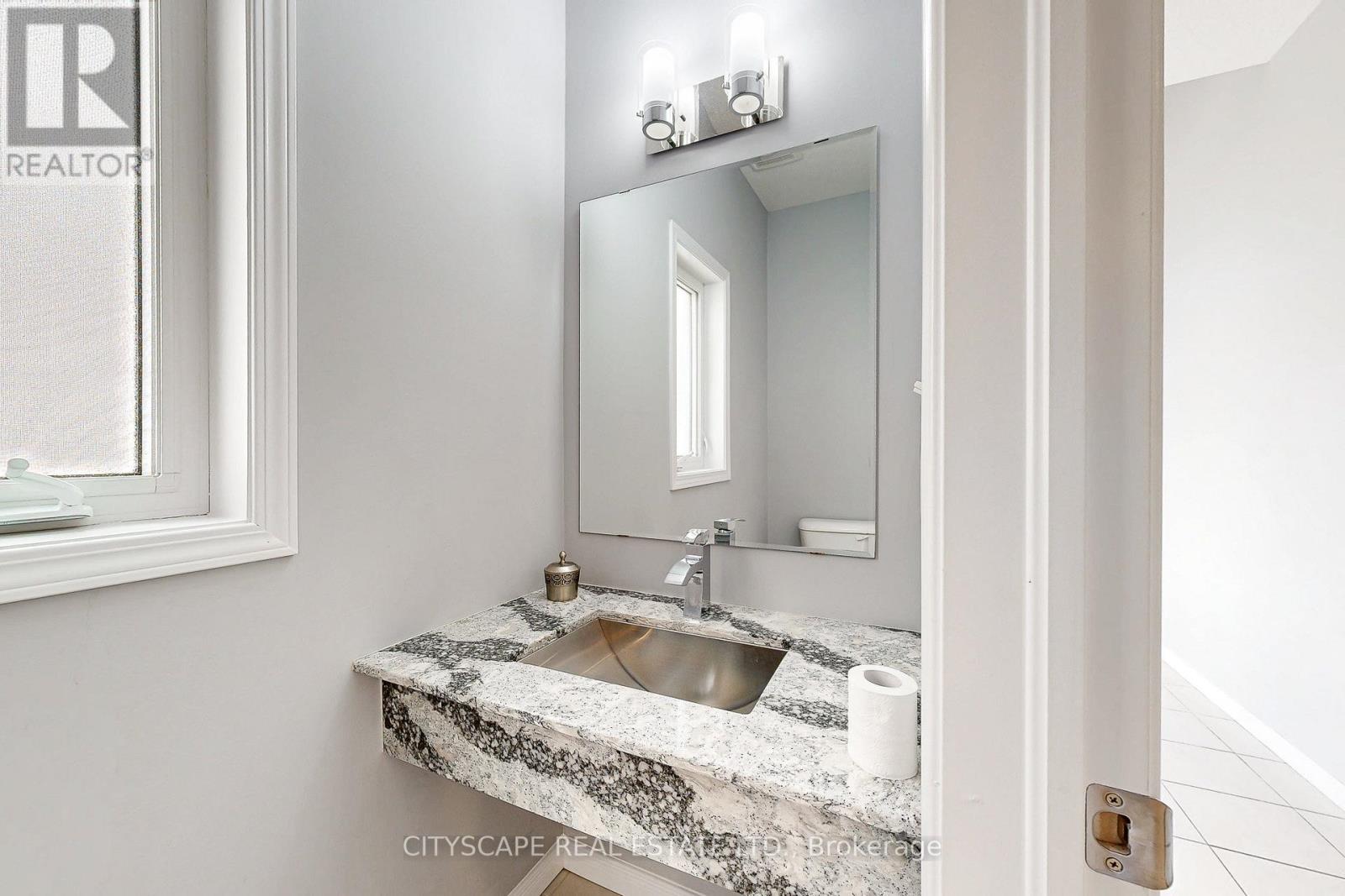 274 Buttonbush Street, Waterloo, Ontario  N2V 0B4 - Photo 5 - X12596832