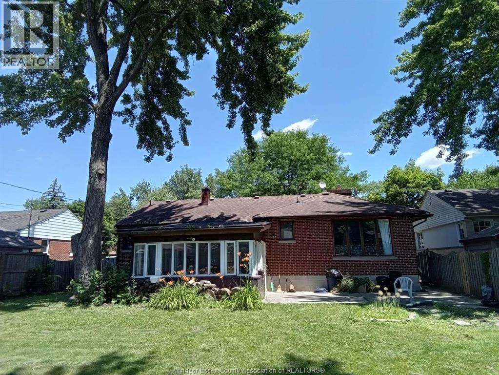 3277 DOMINION, Windsor, Ontario