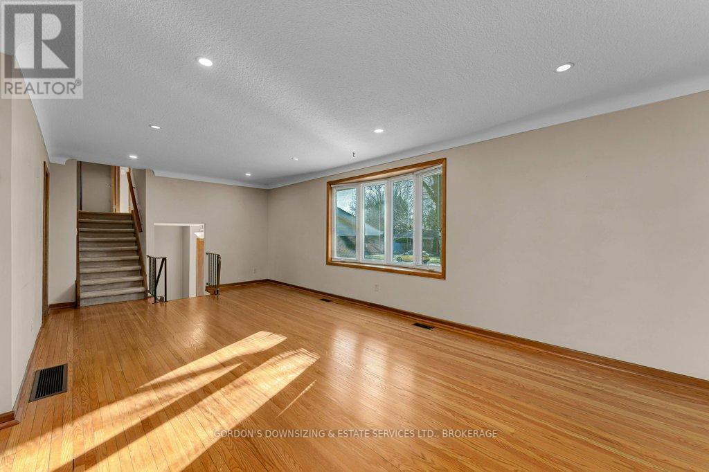 987 Mayfair Crescent, Kingston, Ontario  K7M 5S5 - Photo 10 - X12597060