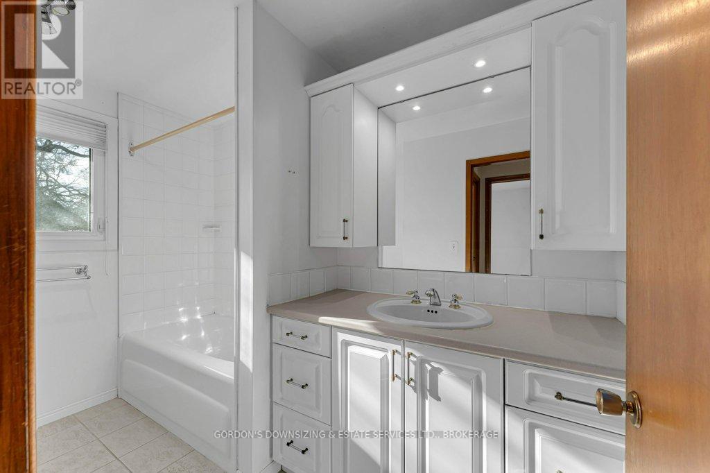 987 Mayfair Crescent, Kingston, Ontario  K7M 5S5 - Photo 27 - X12597060