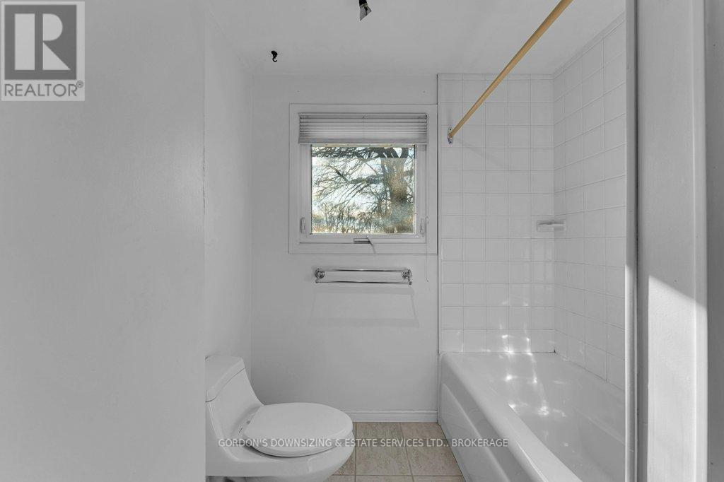 987 Mayfair Crescent, Kingston, Ontario  K7M 5S5 - Photo 28 - X12597060