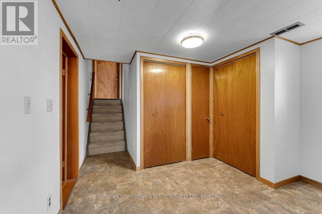 987 Mayfair Crescent, Kingston, Ontario  K7M 5S5 - Photo 29 - X12597060