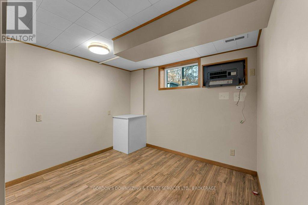 987 Mayfair Crescent, Kingston, Ontario  K7M 5S5 - Photo 34 - X12597060