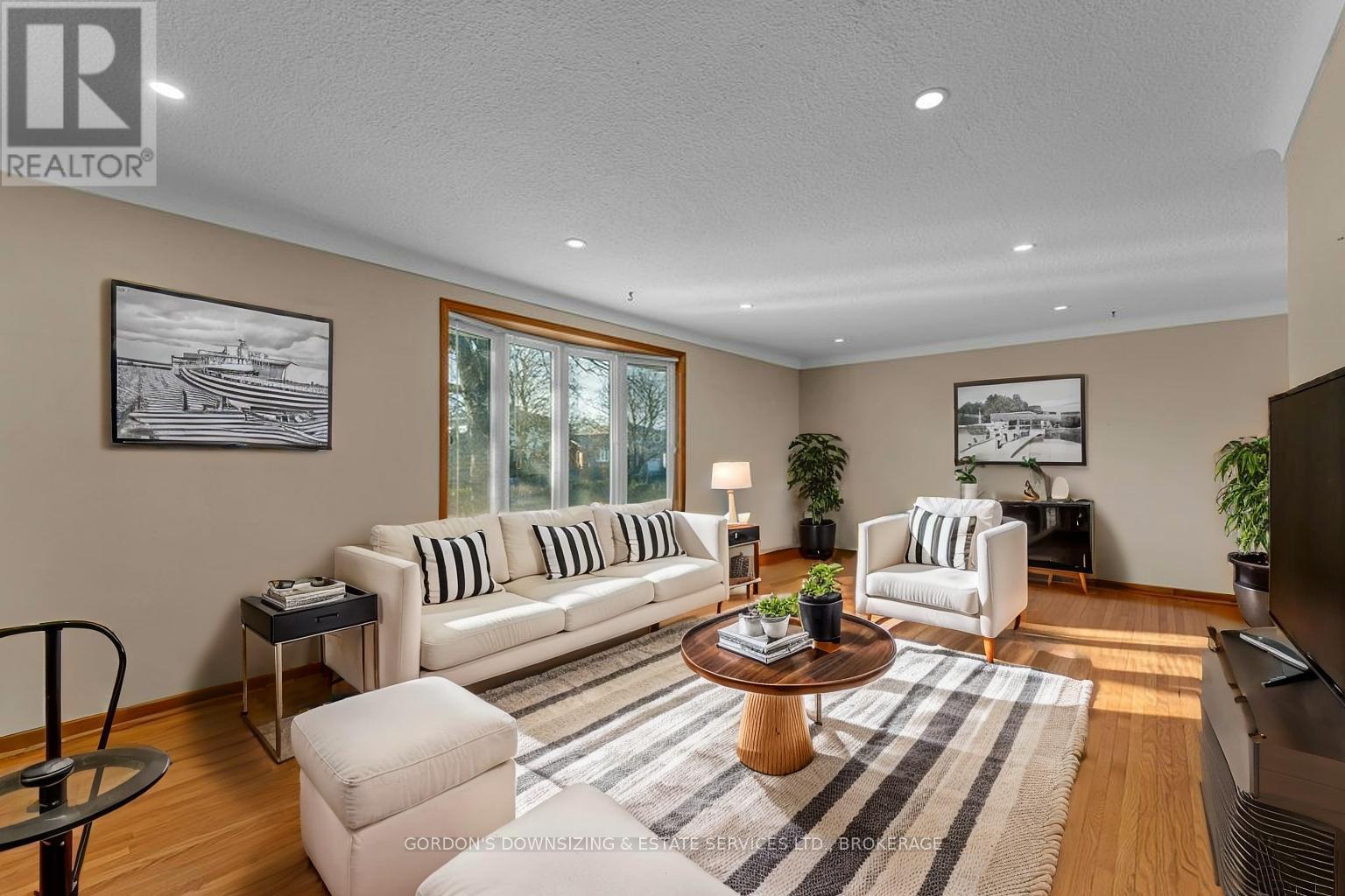 987 Mayfair Crescent, Kingston, Ontario  K7M 5S5 - Photo 5 - X12597060