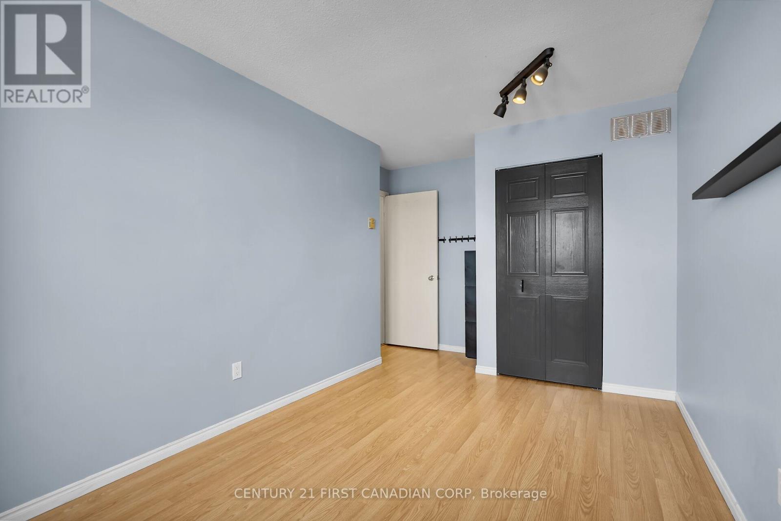 18 - 1138 Kipps Lane E, London East, Ontario  N5Y 5K6 - Photo 25 - X12596854