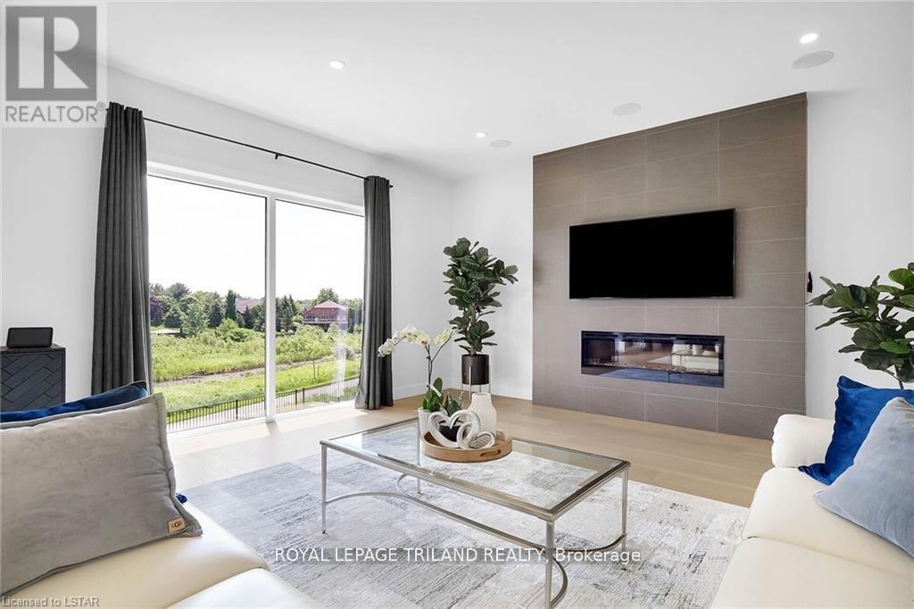 7353 Silver Creek Circle, London South, Ontario  N6P 1H6 - Photo 11 - X12596878