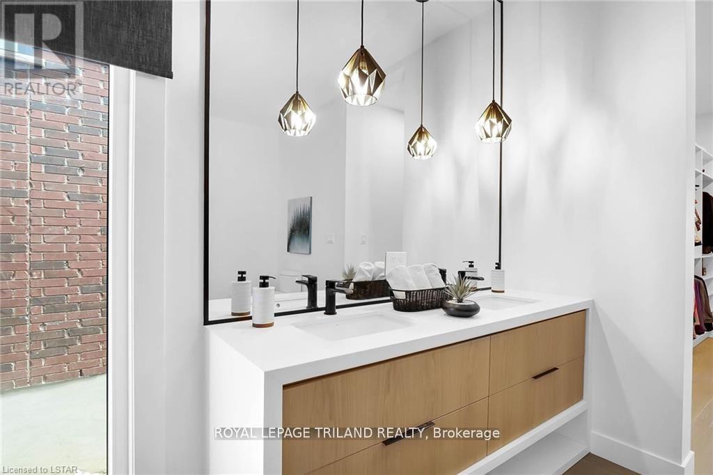 7353 Silver Creek Circle, London South, Ontario  N6P 1H6 - Photo 18 - X12596878