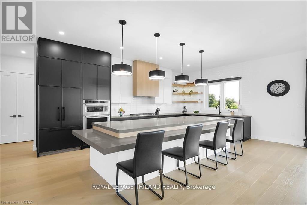 7353 Silver Creek Circle, London South, Ontario  N6P 1H6 - Photo 3 - X12596878