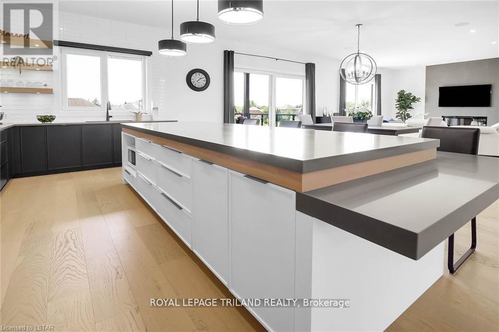 7353 Silver Creek Circle, London South, Ontario  N6P 1H6 - Photo 6 - X12596878