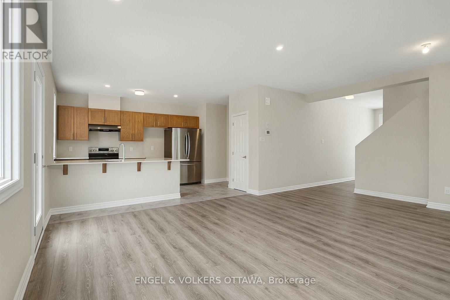 161 Ryan Reynolds Way, Ottawa, Ontario  K4A 5T7 - Photo 7 - X12596856