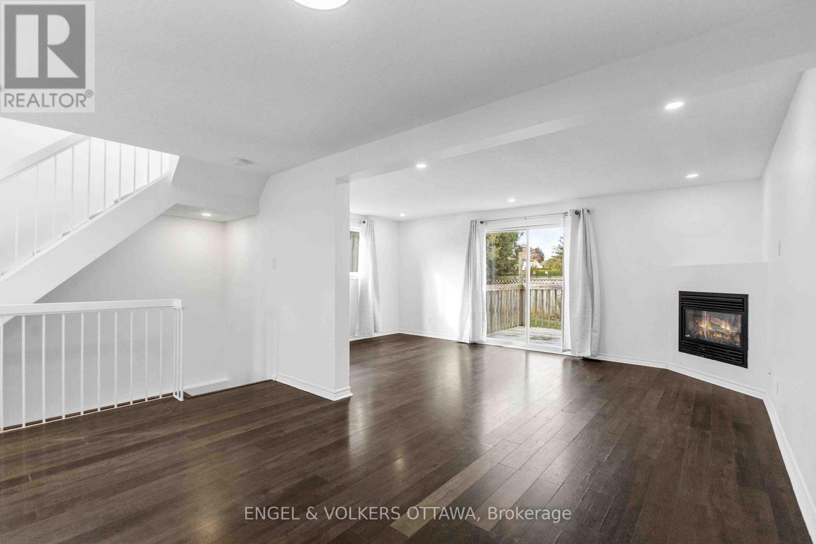 1 Berkshire Way, Ottawa, Ontario  K2J 2B1 - Photo 7 - X12596880