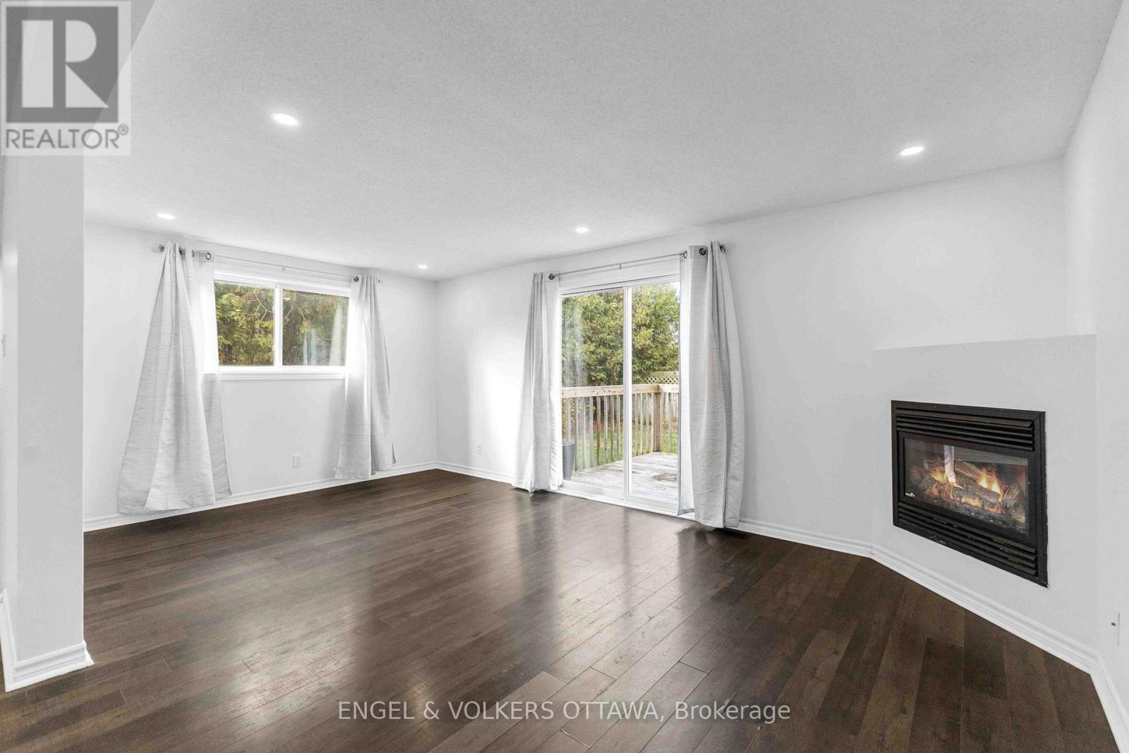 1 Berkshire Way, Ottawa, Ontario  K2J 2B1 - Photo 8 - X12596880